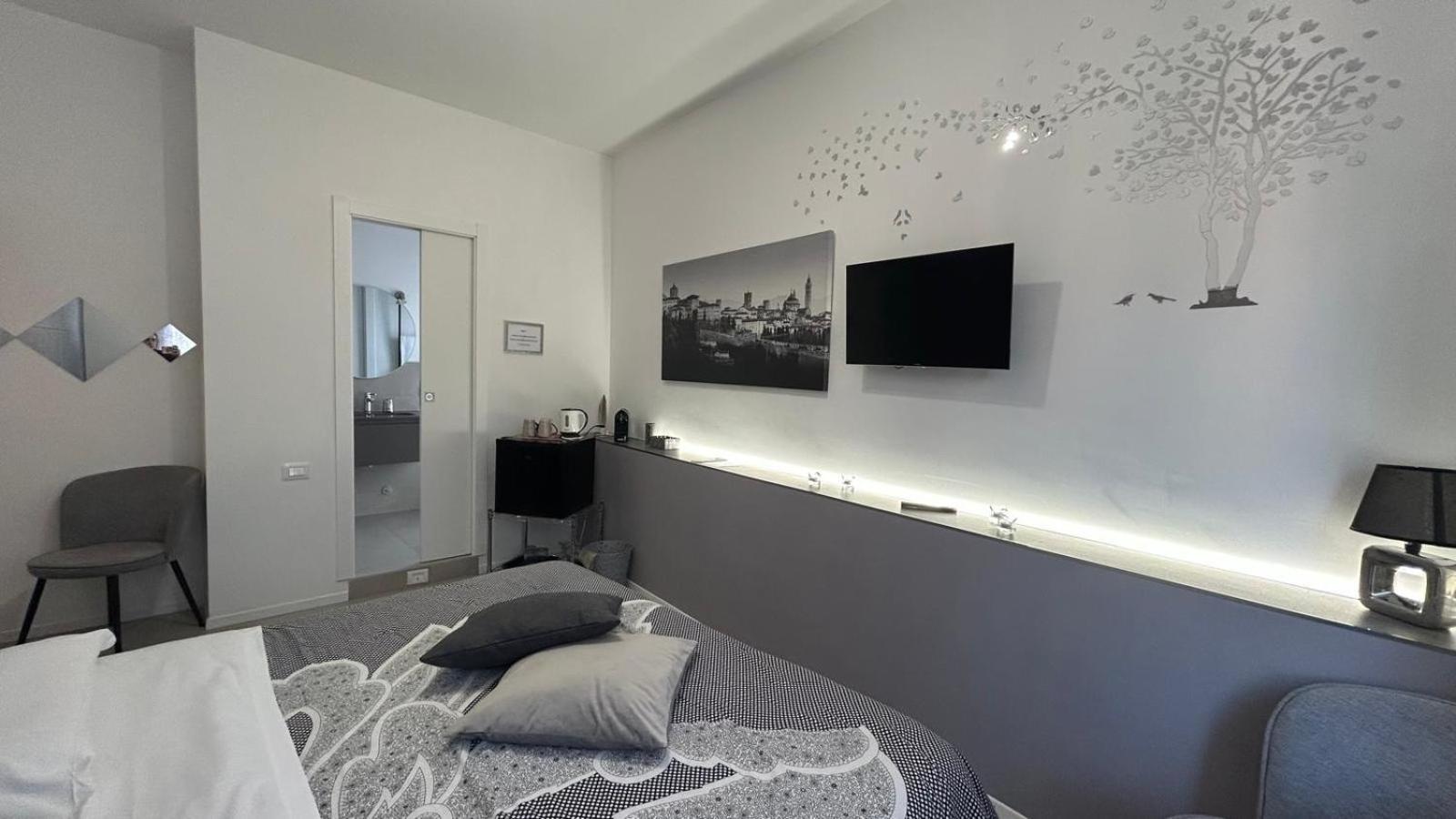 Comfort Accommodation Suite & Le Camere Bergamo Esterno foto